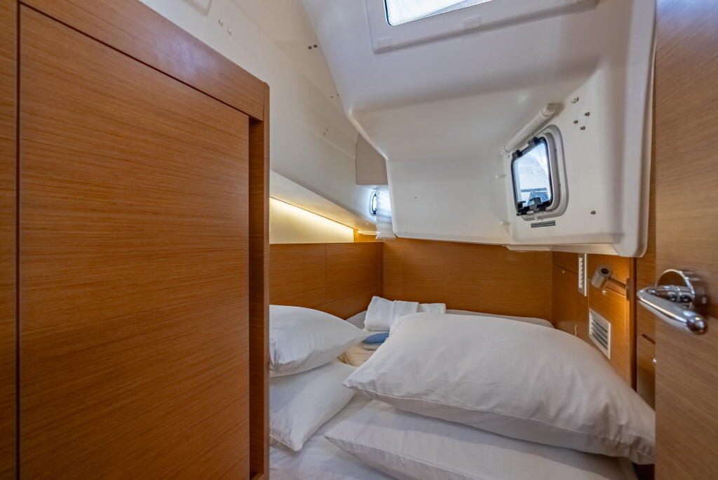 Sun Odyssey 410 Easy Skanking