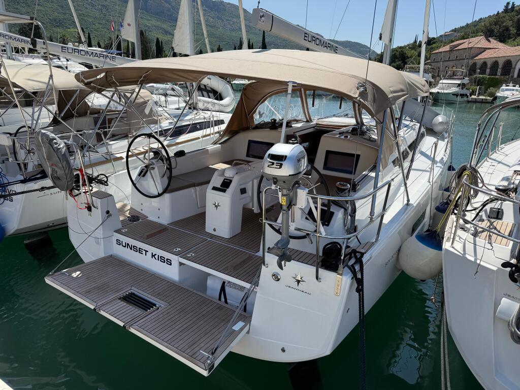 Sun Odyssey 410 Sunset Kiss