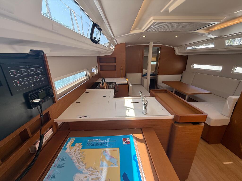 Sun Odyssey 410 Sunset Kiss