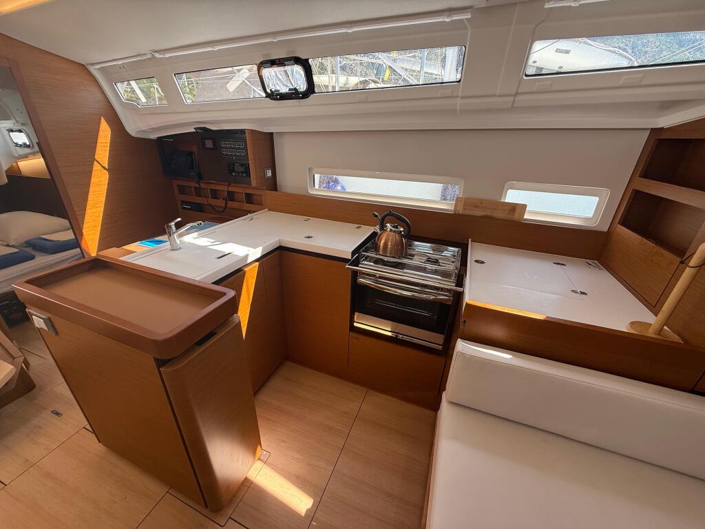 Sun Odyssey 410 Sunset Kiss