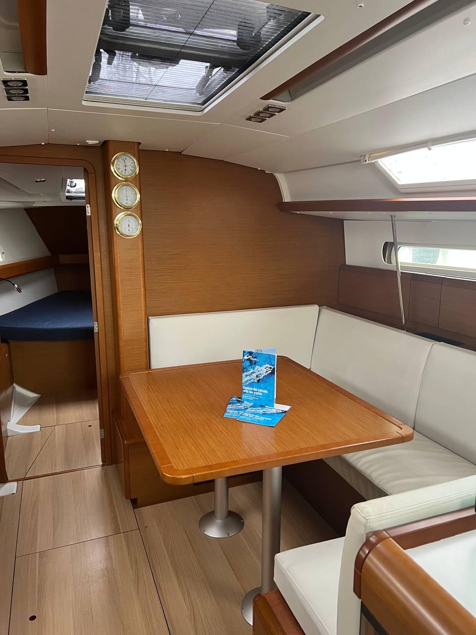 Sun Odyssey 419 Star Gazer