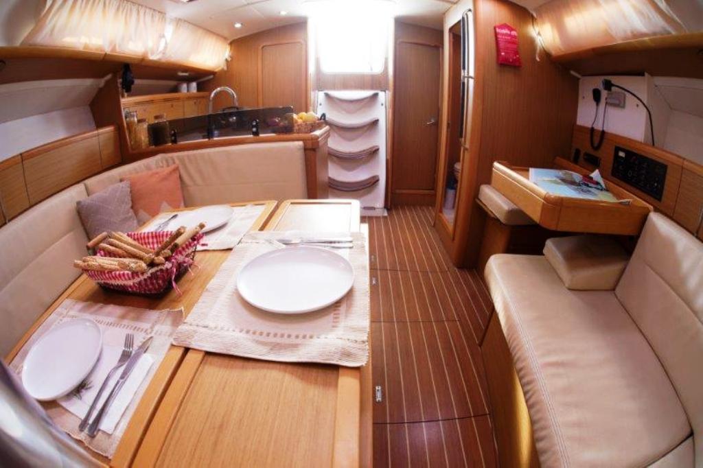 Sun Odyssey 42i Best Men