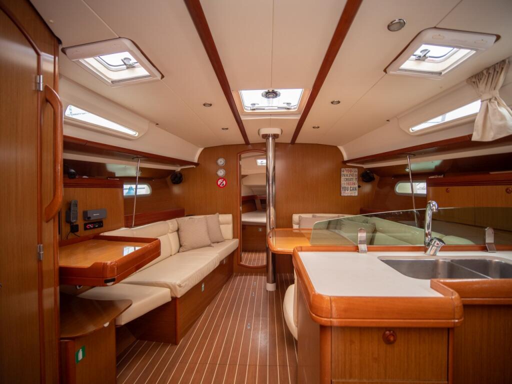 Sun Odyssey 42i Mila