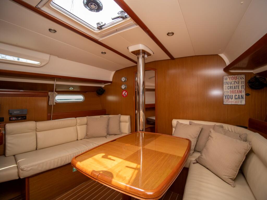 Sun Odyssey 42i Mila