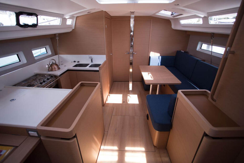 Sun Odyssey 440 La Baavca