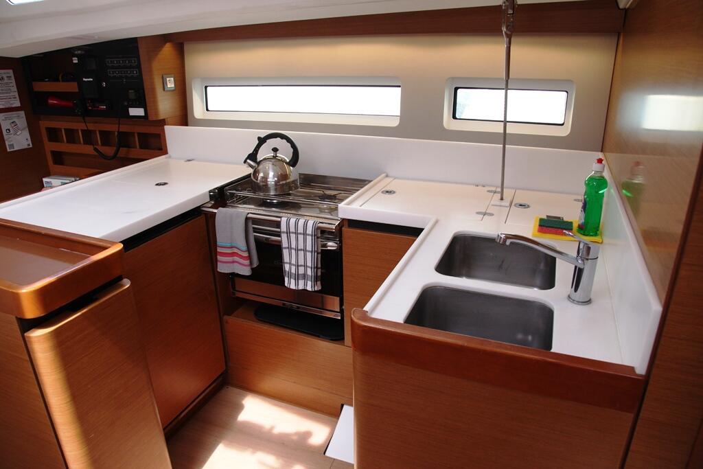 Sun Odyssey 440 Tommy