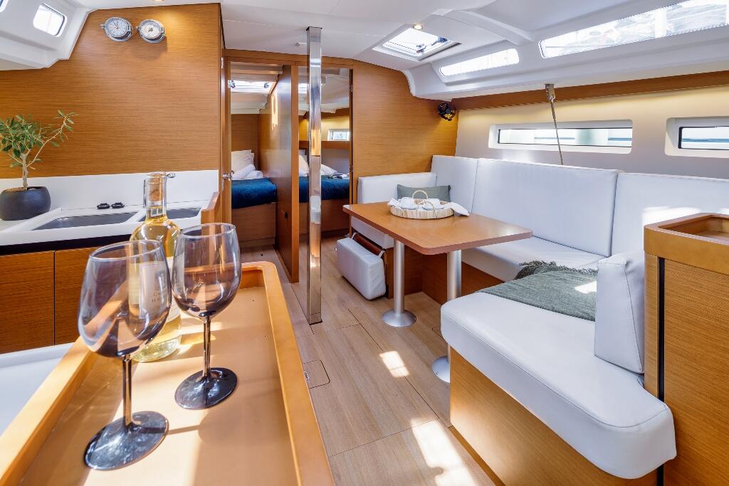 Sun Odyssey 440 Thousand Sunny