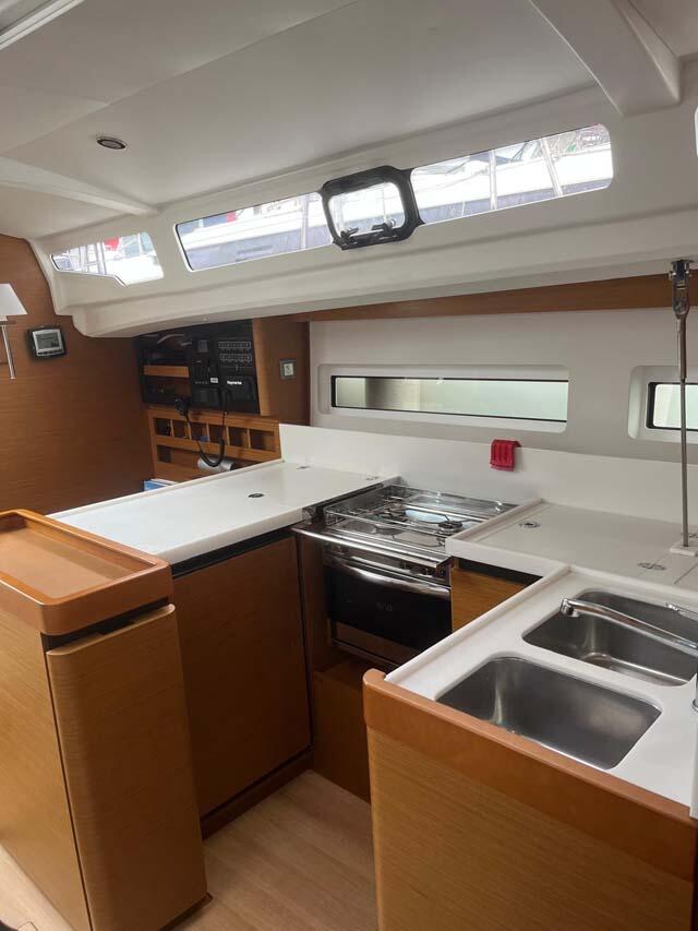Sun Odyssey 440 Musica