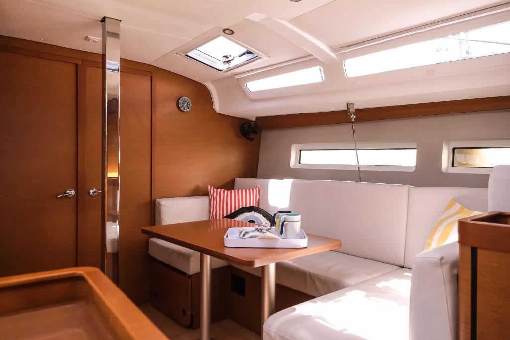 Sun Odyssey 440 Bonbon