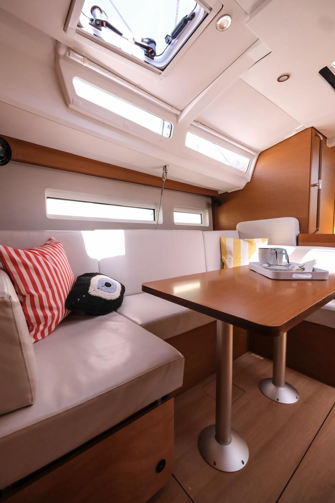 Sun Odyssey 440 Bonbon
