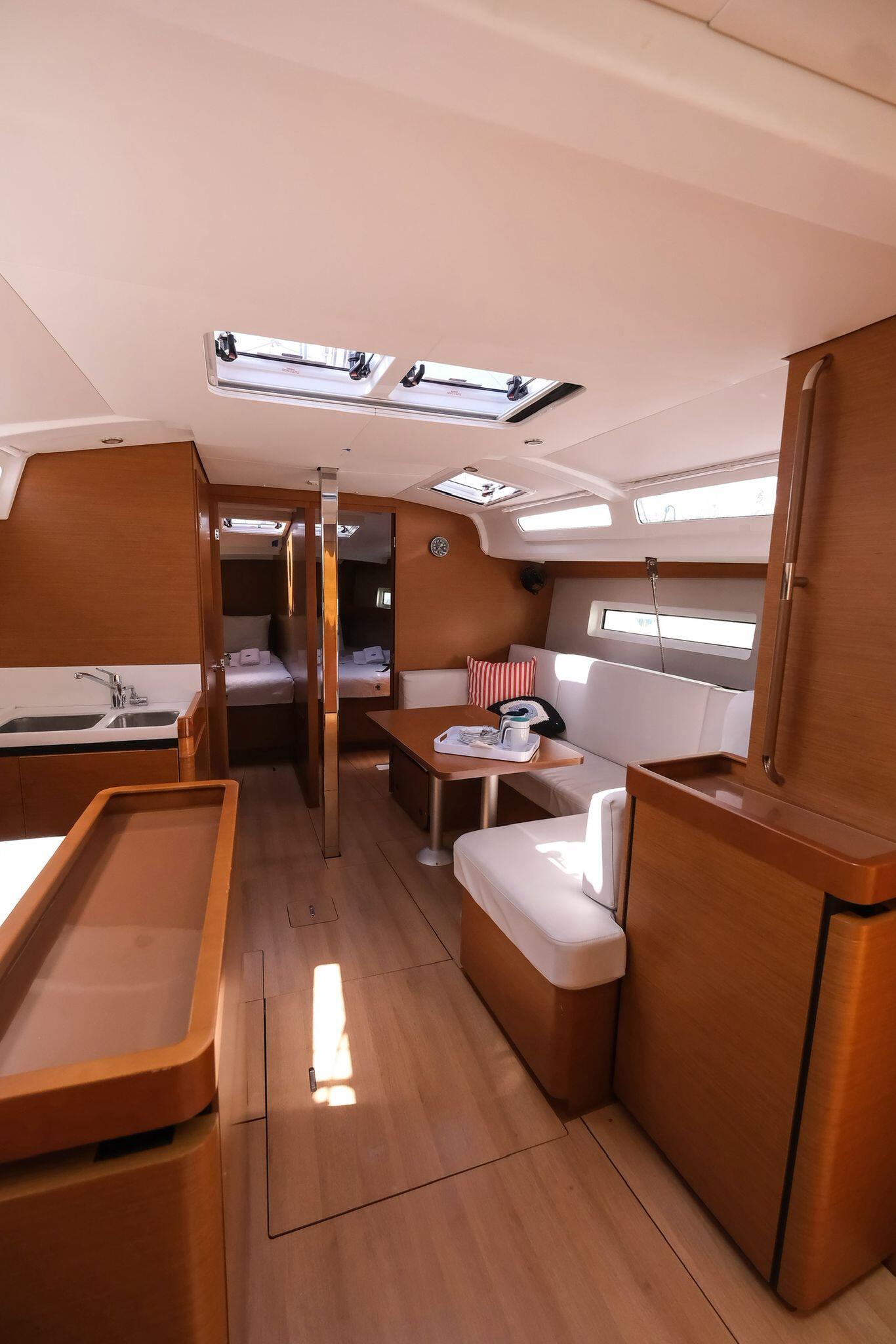 Sun Odyssey 440 Bonbon