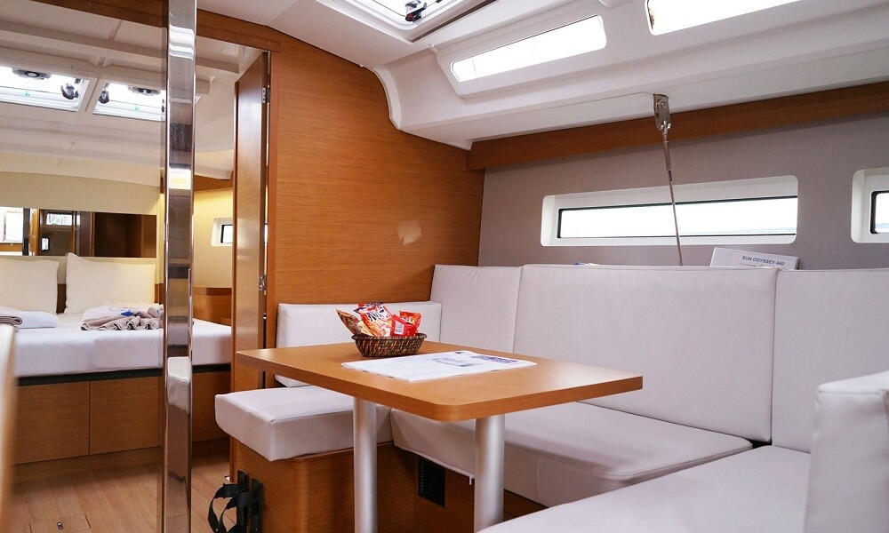 Sun Odyssey 440 Bonbon