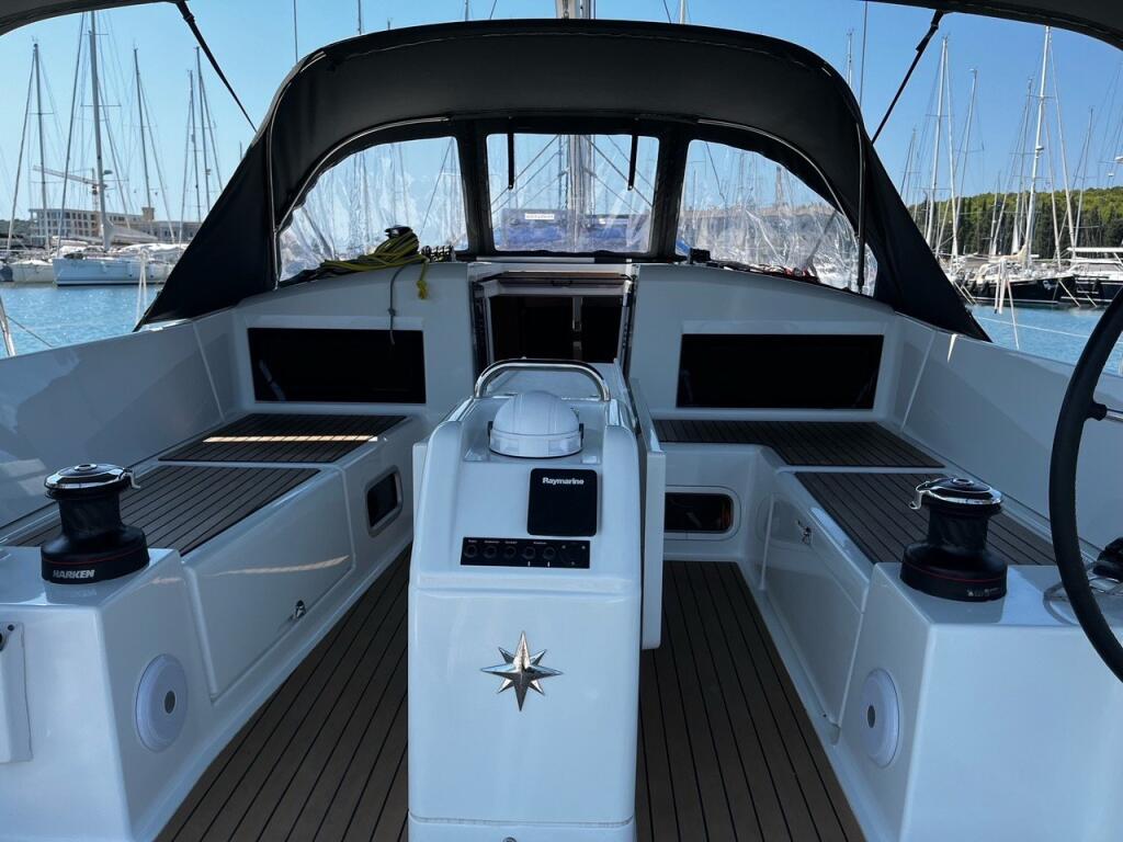 Sun Odyssey 440 Leona