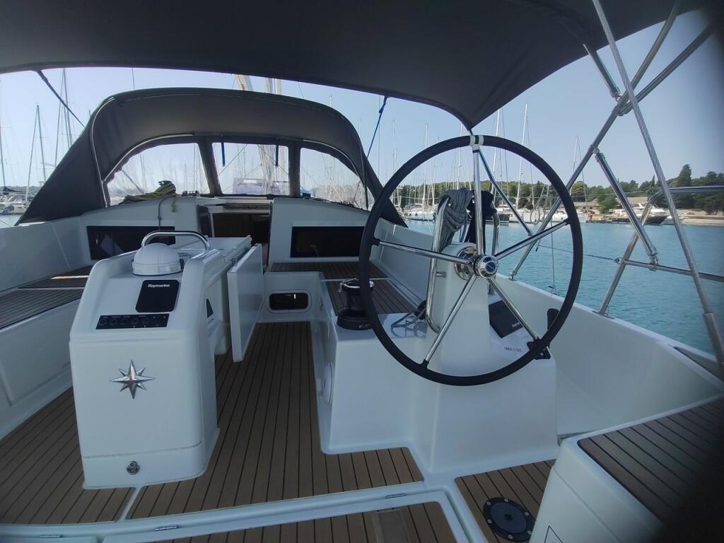 Sun Odyssey 440 Leona
