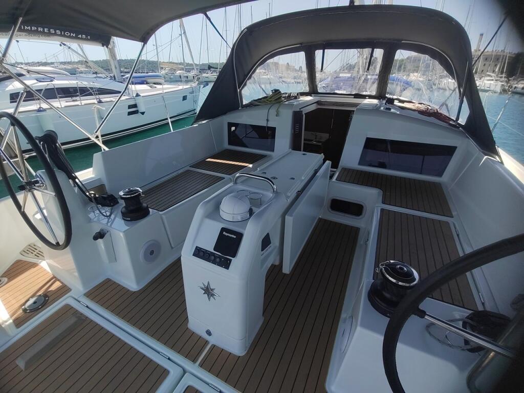 Sun Odyssey 440 Leona
