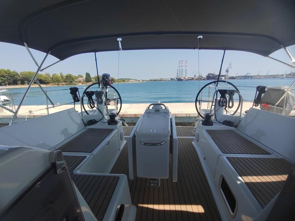 Sun Odyssey 440 Leona