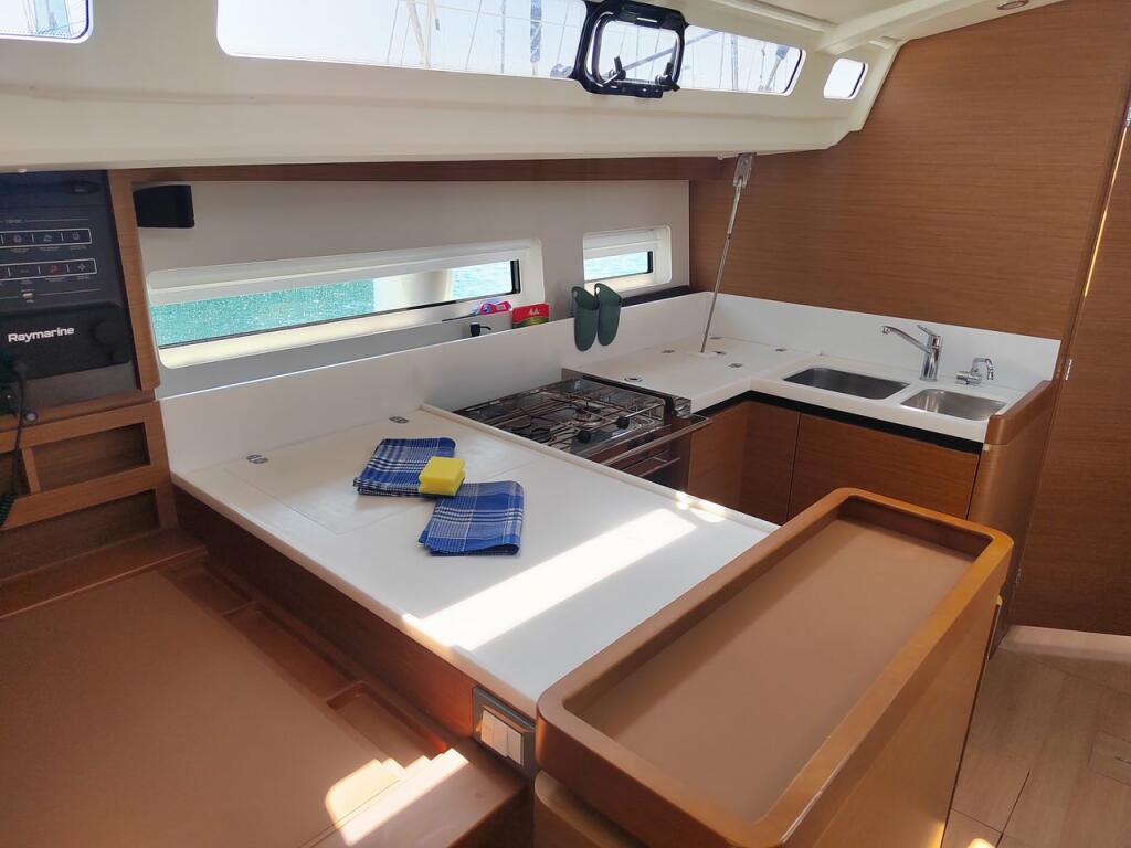 Sun Odyssey 440 Leona