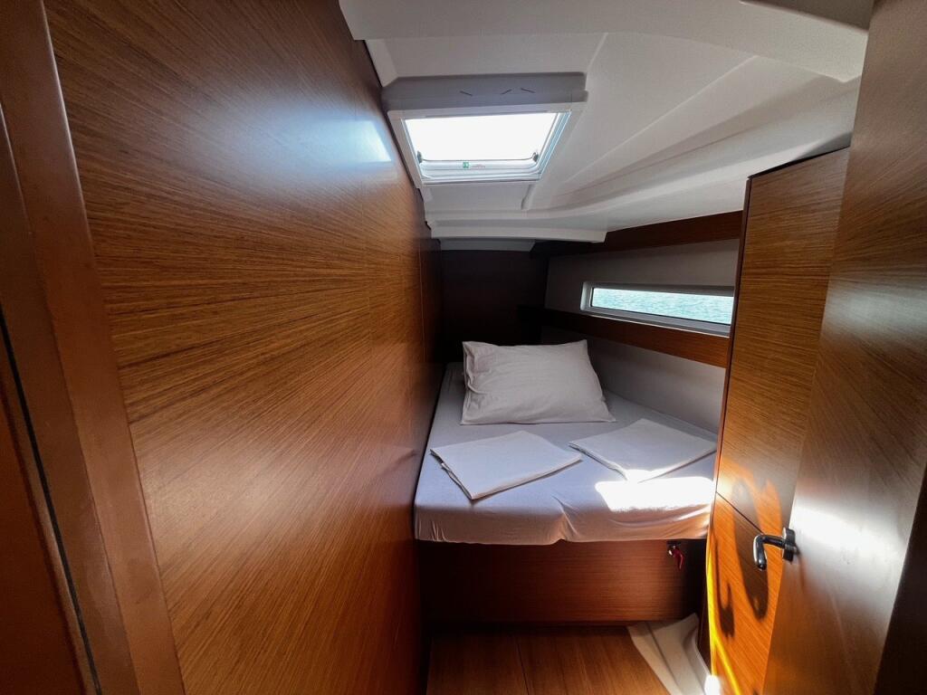 Sun Odyssey 440 Leona