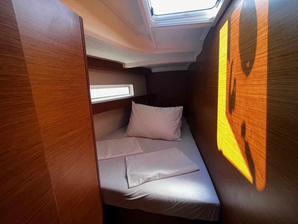Sun Odyssey 440 Leona