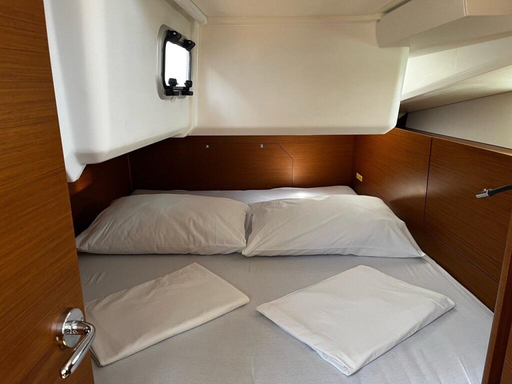 Sun Odyssey 440 Leona