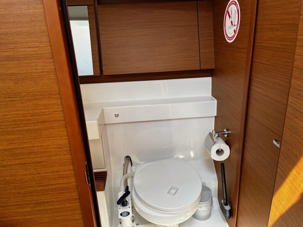 Sun Odyssey 440 Leona