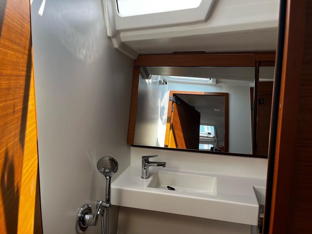 Sun Odyssey 440 Leona