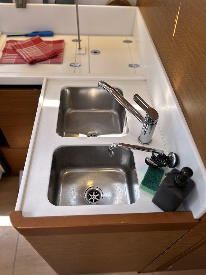 Sun Odyssey 440 Ares