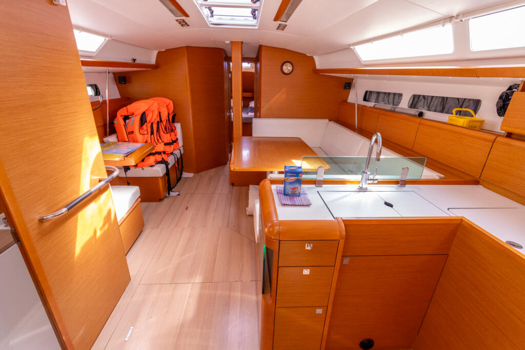 Sun Odyssey 449 Cherry