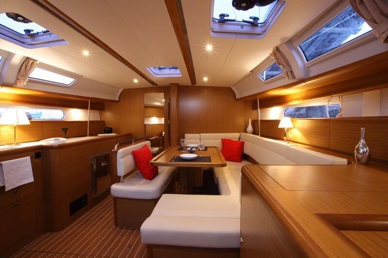 Sun Odyssey 44i MISS DEVEREUX 