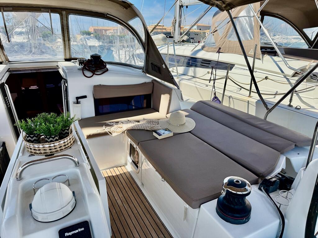 Sun Odyssey 490 Yada