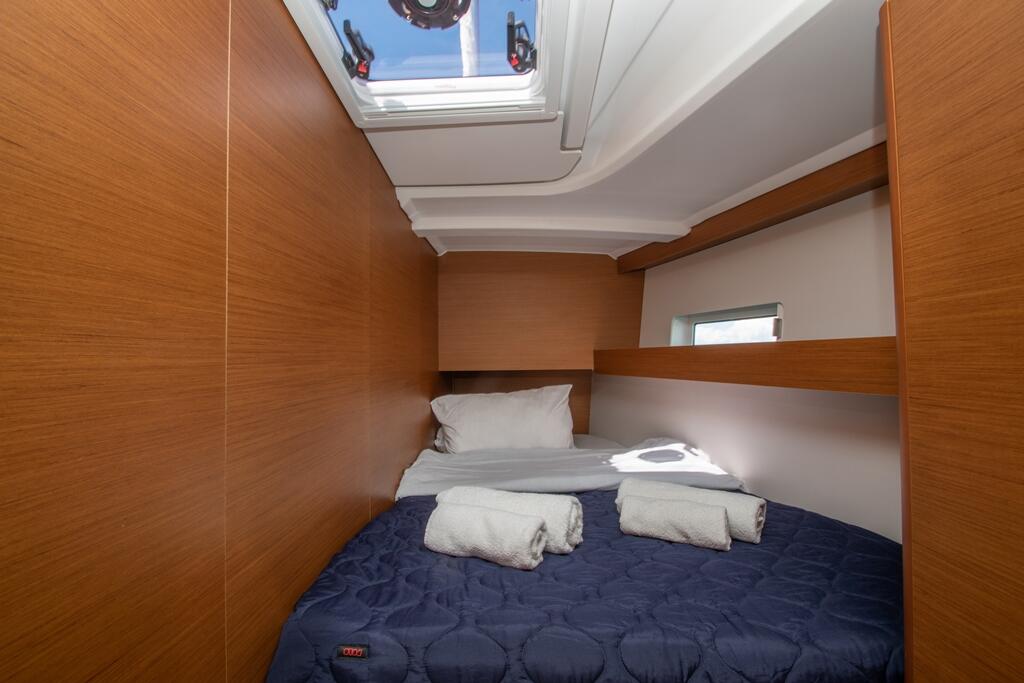 Sun Odyssey 490 Knot