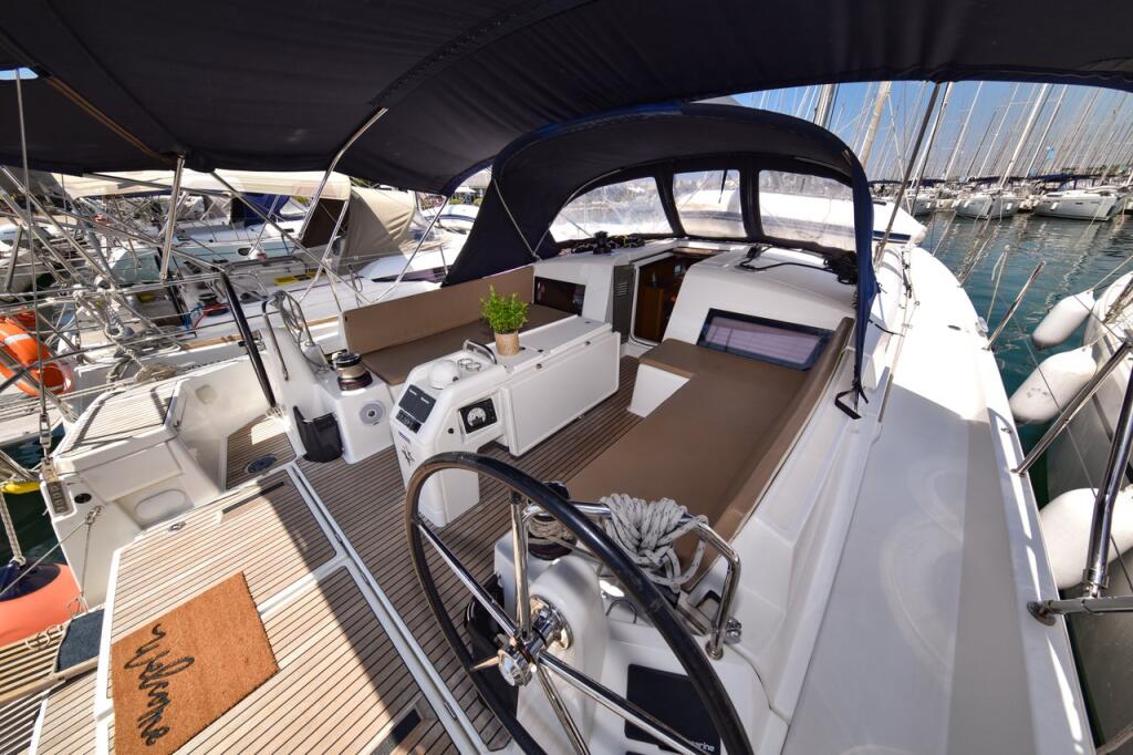 Sun Odyssey 490 Swannabe