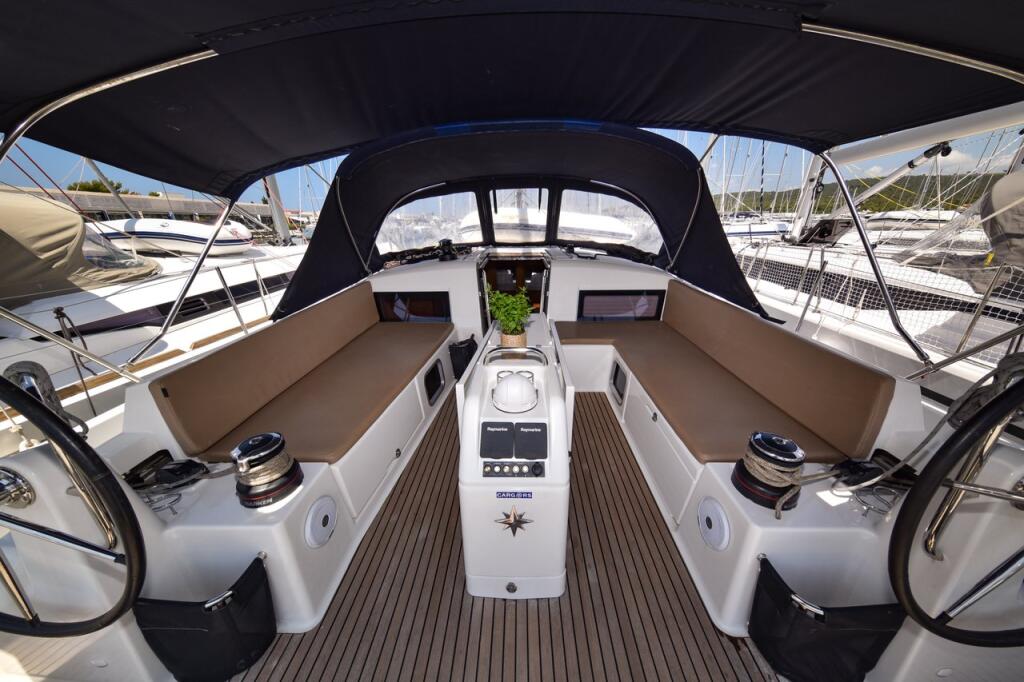 Sun Odyssey 490 Swannabe