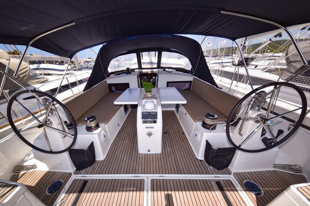 Sun Odyssey 490 Swannabe