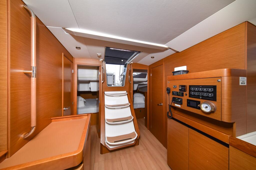 Sun Odyssey 490 Swannabe