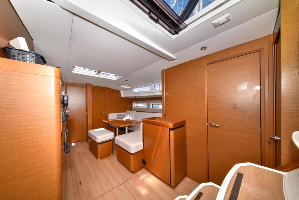 Sun Odyssey 490 Swannabe