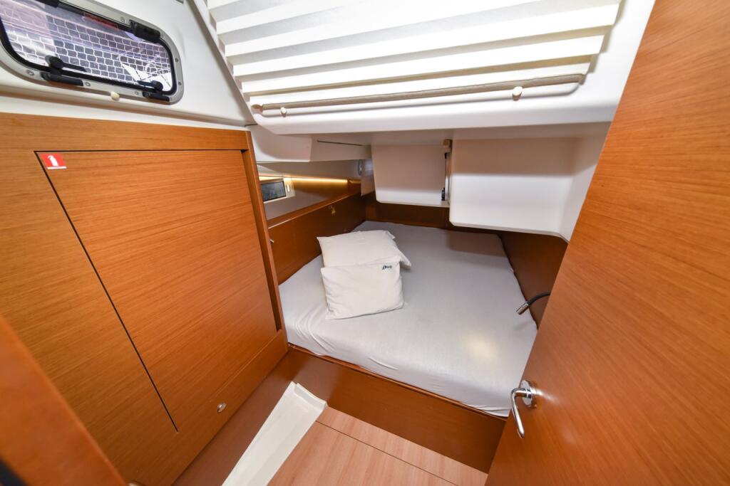 Sun Odyssey 490 Swannabe