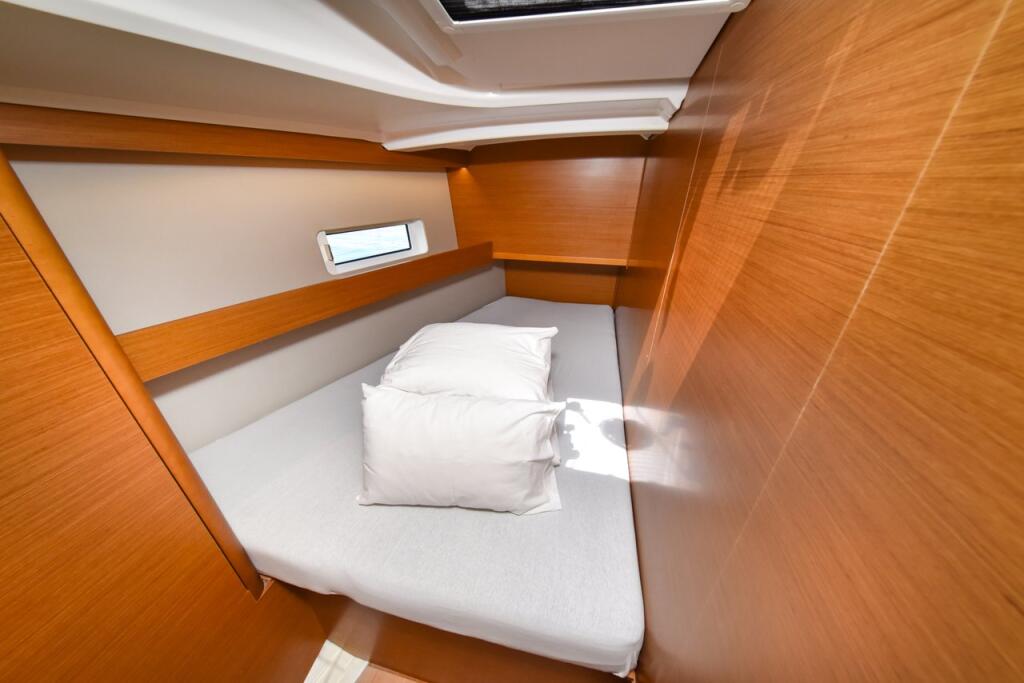 Sun Odyssey 490 Swannabe