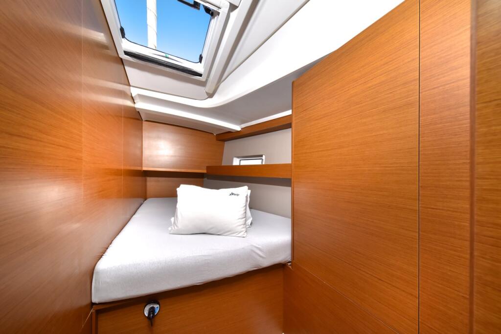 Sun Odyssey 490 Swannabe
