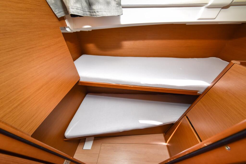 Sun Odyssey 490 Swannabe