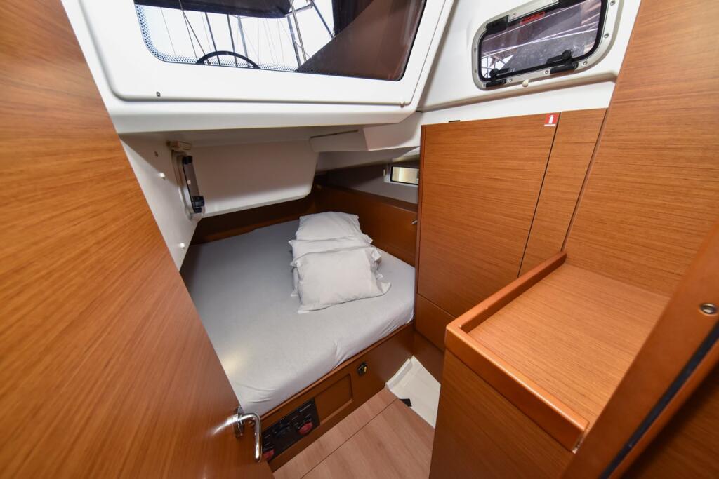 Sun Odyssey 490 Swannabe