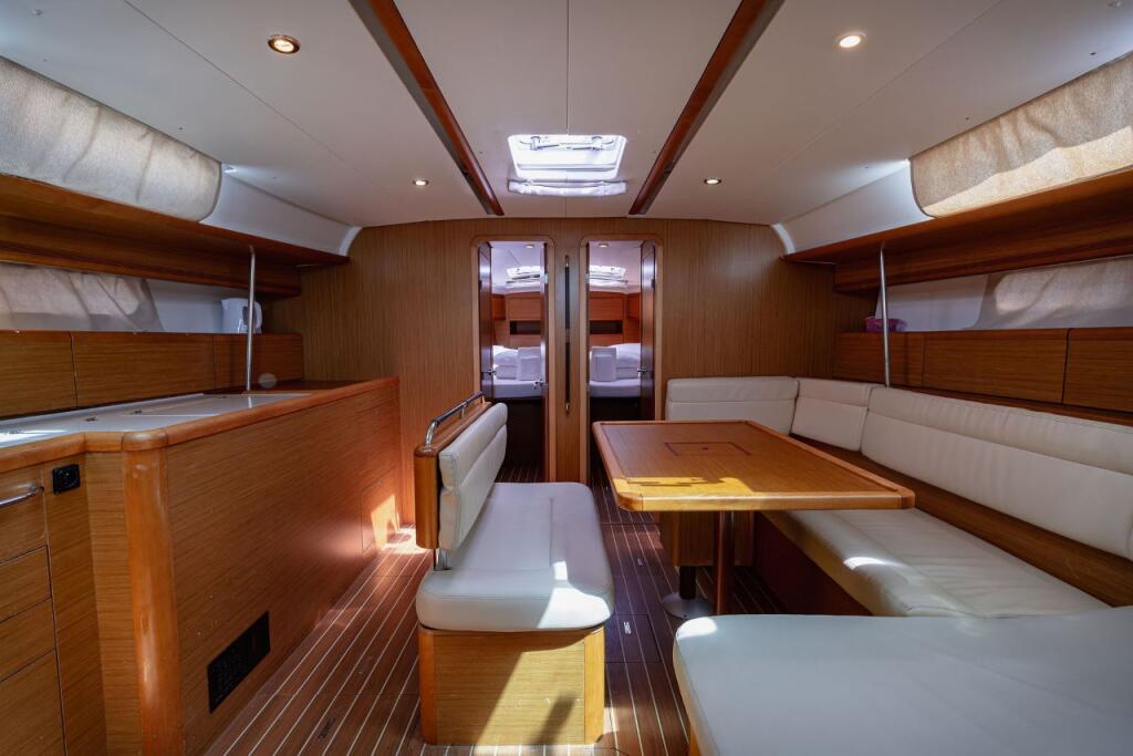 Sun Odyssey 49i Ana B.