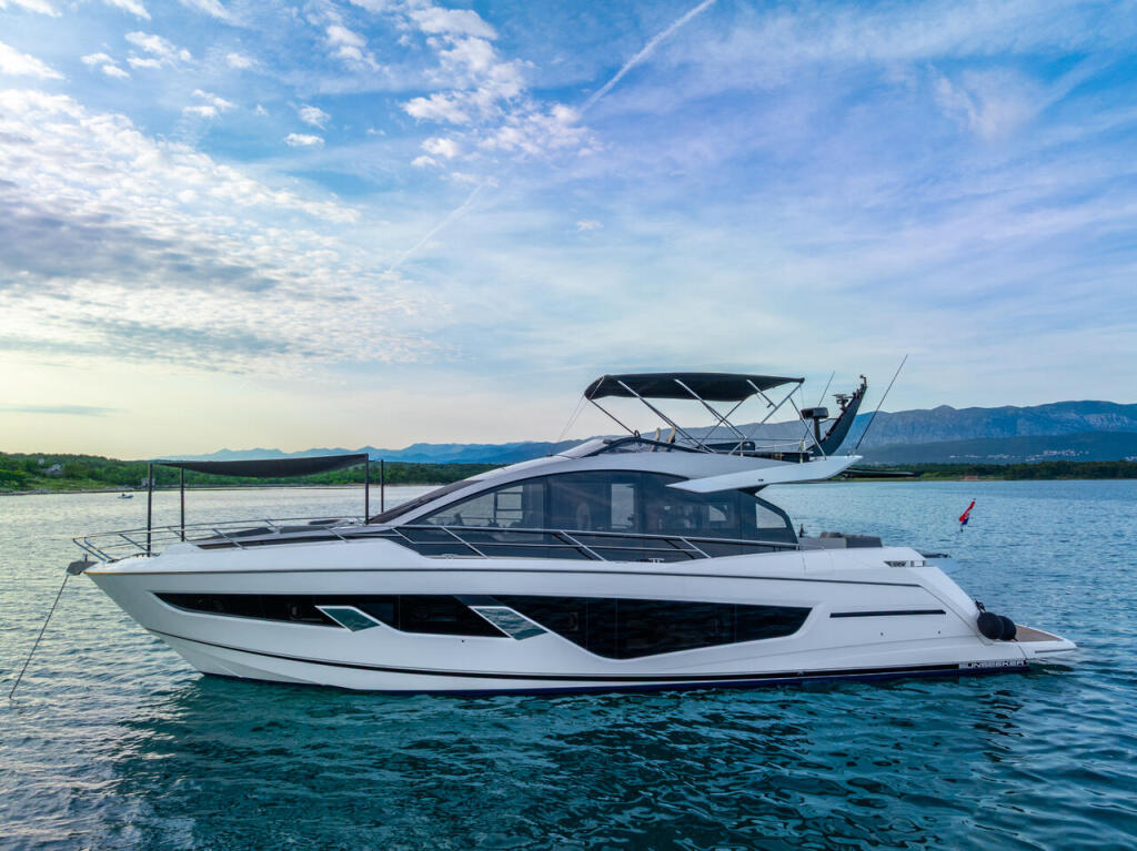 Sunseeker 65 Sport Yacht X2