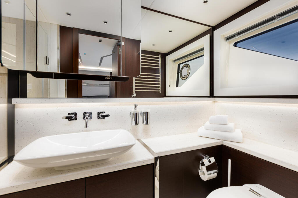Sunseeker 65 Sport Yacht X2