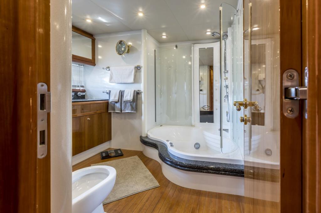 Sunseeker Manhattan 84 Skywater
